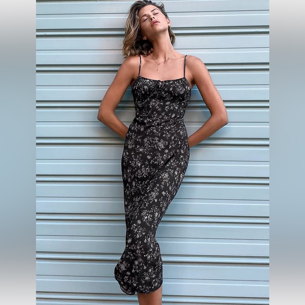 Aritzia Wilfred Bellow dress in black/bone